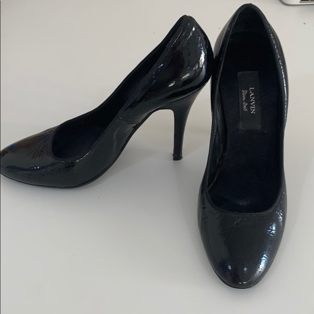 Authentic Lanvin Patent Black Pump Worn size 38.5